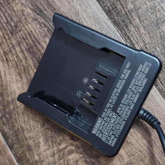 Hoover OnePwr Lithium-Ion 4.0 Max 3X Speed Charger/Battery 20V BH25040 - Picture 3 of 6